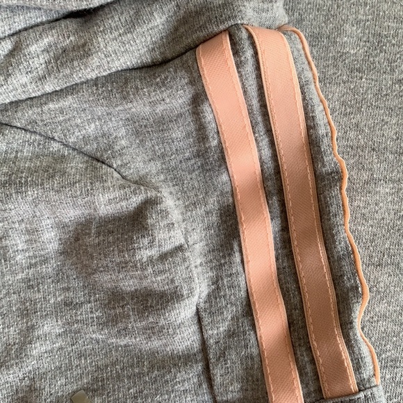 Adidas Fold Over Waist Sweat Short Size 9/10 - Picture 4 of 6